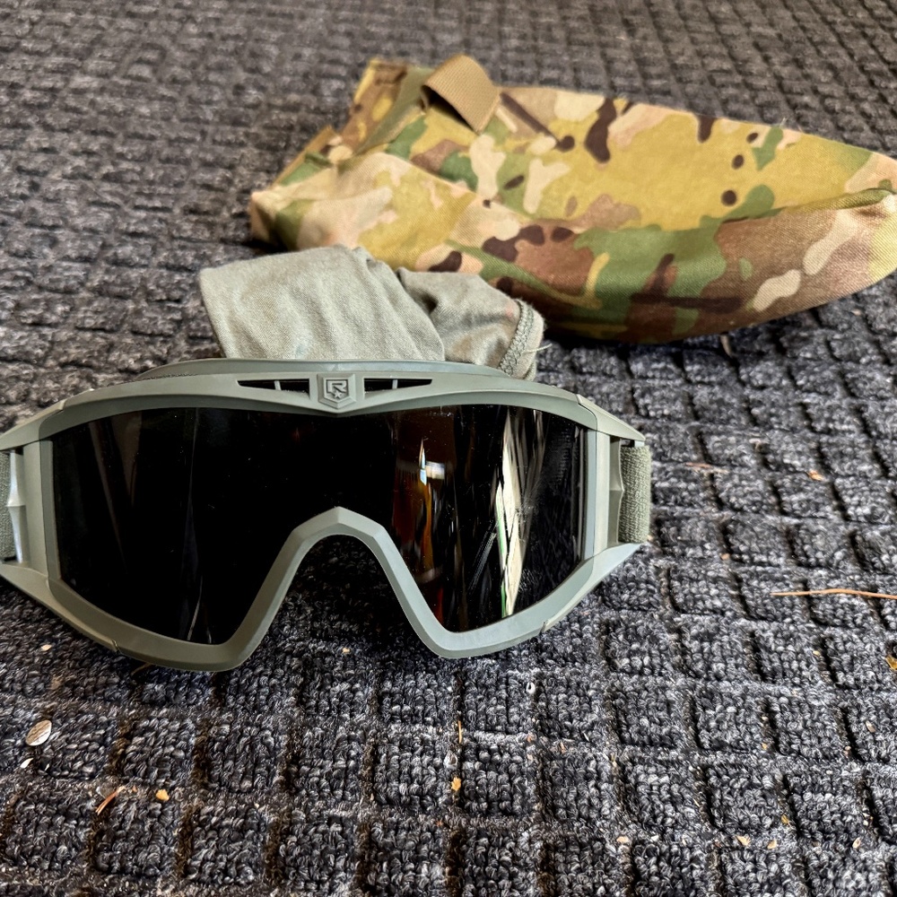 Revision Goggles + Case